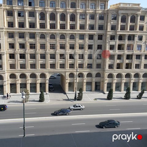 İcarəyə verilir 2 otaqlı köhnə tikili 56 m²