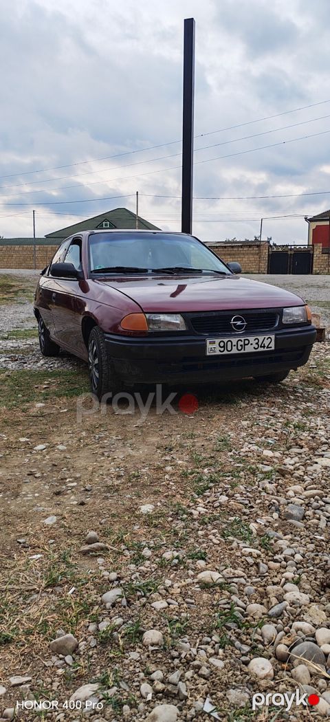 Hissə hissə satılır . Mator 1.6 sadə . Mexanika . Arxasınnan başqa