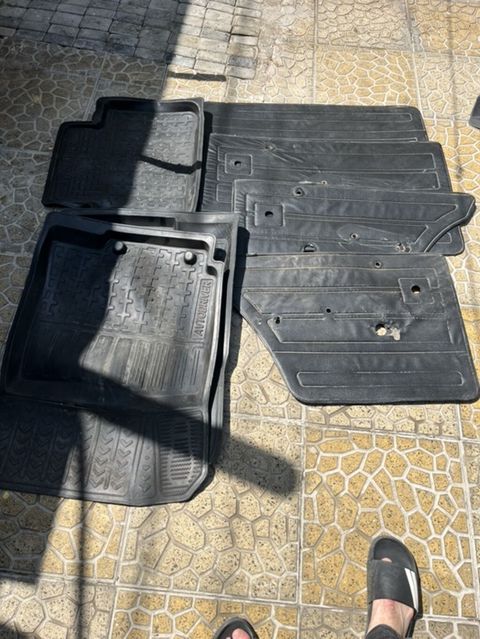 Avtomobil üçün rezin ayaqaltılar dəsti - Material: qalın elastik rezin — Digah