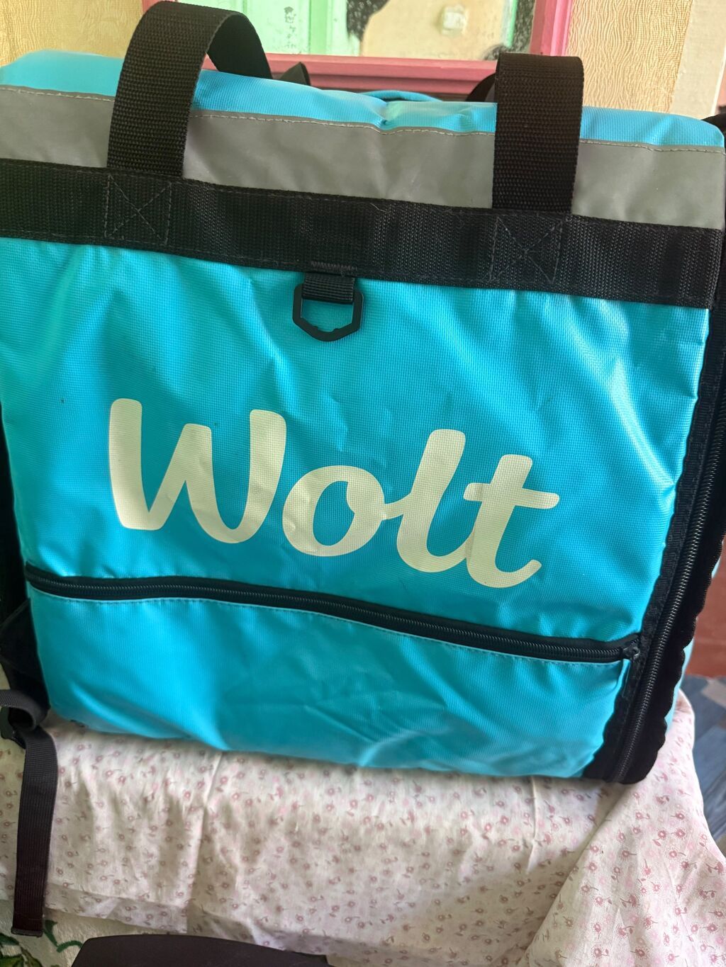 Wolt çatdırılma çantası – izotermik, böyük həcmli bel çantası -