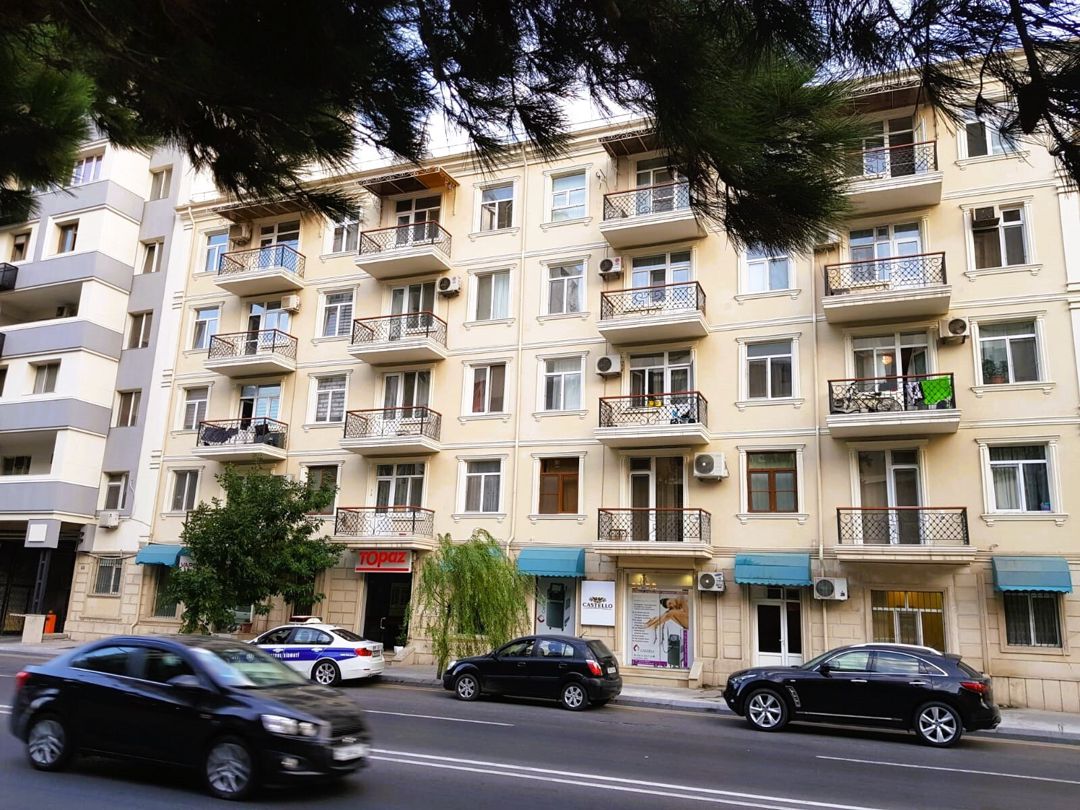 Satılır 3 otaqlı köhnə tikili 65 m² — Mənzil, Bakı (2)