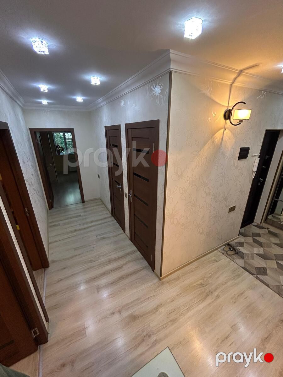 Satılır 4 otaqlı köhnə tikili 105 m² — Mənzil, Bakı (11)
