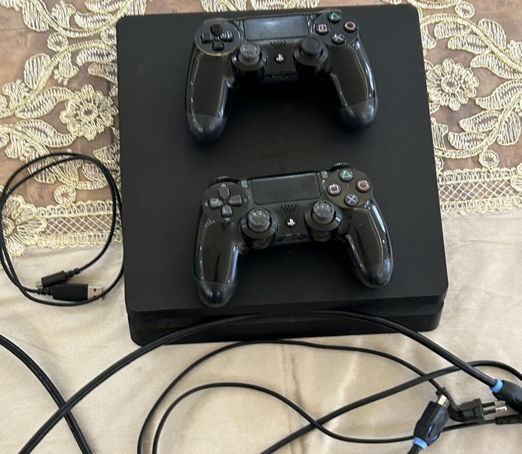 Sony PlayStation 4 (PS4) Slim Komplekt: - PS4 Slim konsolu (qara) - 2 — Elektronika, Şəmkir