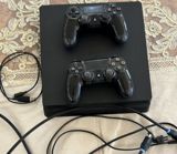Sony PlayStation 4 (PS4) Slim Komplekt: - PS4 Slim konsolu (qara) - 2 — Goods