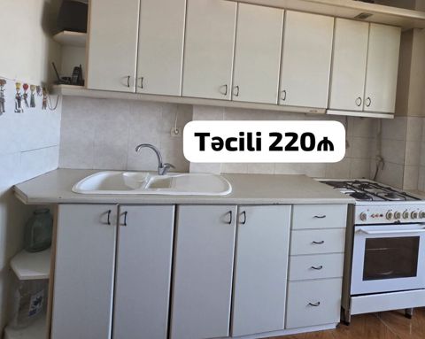 Mətbəx mebeli satılır 220₼. Ölçü 2.70. Üzərində qaz qaz aspirator — LaLə Nəsirova — Kitchen furniture