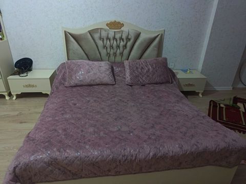Taxt tumbaları ilə birlikdə satılır