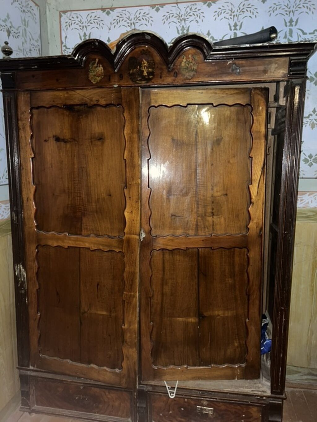 Məhsul: Taxta antik şkaf Təsvir: - Klassik üslubda, kütləvi taxtadan — Mallar, Ağstafa (3)