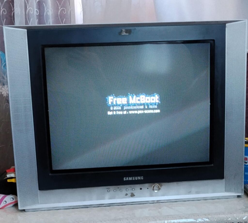 Ps 2 satilir 2 pult 1 i teze kimi az islenmis obiri 3 duymesi islemir — Elektronika, Masazır (4)