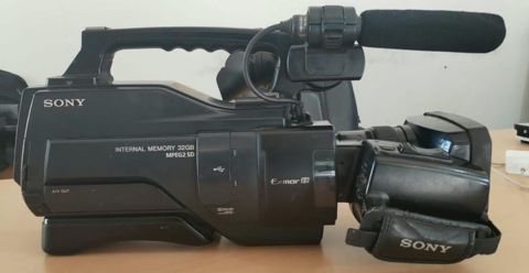 Sony peşəkar kamerasi Xüsusiyyətlər: - Exmor R sensor texnologiyası - — Goranboy
