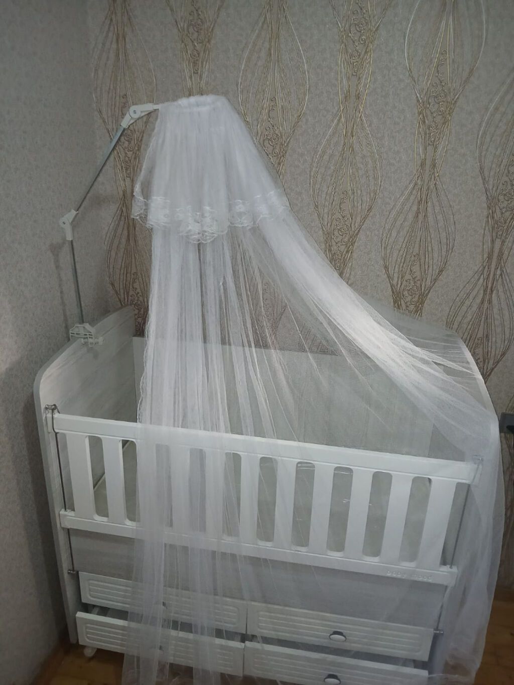 Oğlan və qız üçün, İşlənmiş, Dördbucaq, Beşik, Matras ilə, Yellənmə mexanizmi ilə — Mebel, Bakı (4)