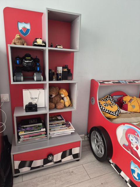 Uşaq otağı üçün "Çilek Racer Speziale" dünyada 1 ədəd olan mebel dəsti