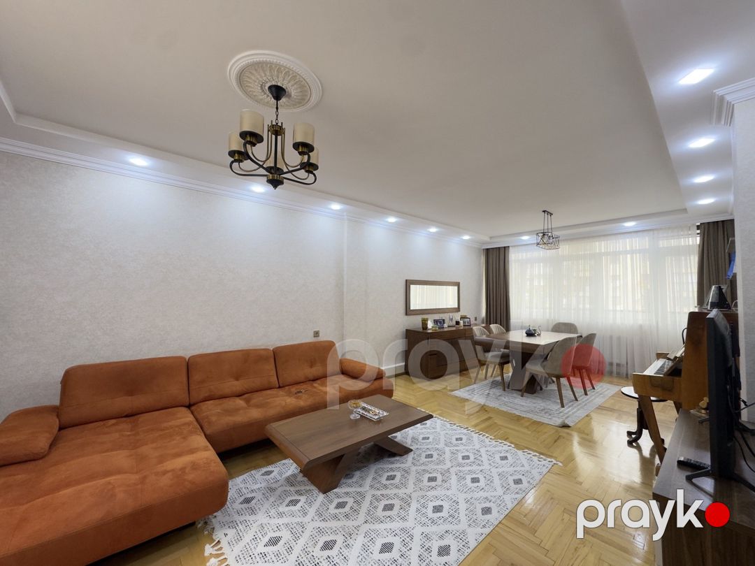 Satılır 2 otaqlı köhnə tikili 100 m² — Mənzil, Bakı (2)