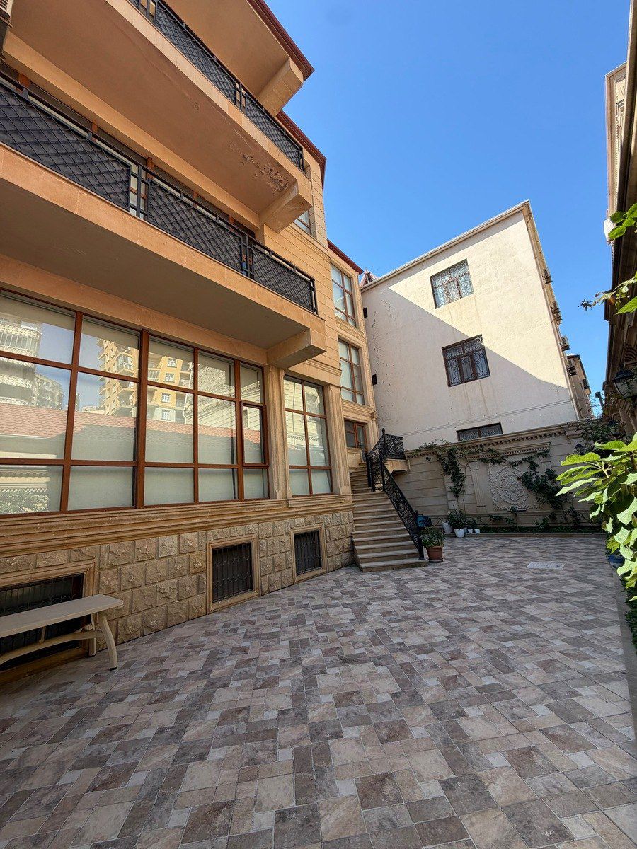Satılır 7 otaqlı həyət evi/bağ evi 500 m² — Ev, villa, Bakı (3)