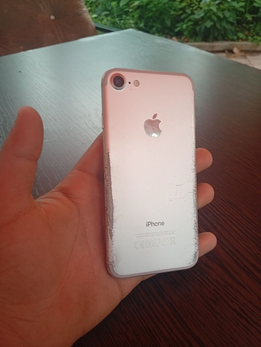Apple iPhone 7, Rose Gold, barmaq izi işləyir