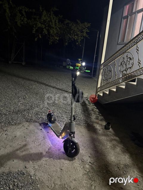 İşlənmiş Elektrik samokat 10", 251 - 350 Vt, 26 - 35 km/s, Ünvandan götürmə