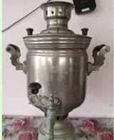 Klassik samovar. Metal gövdəli, iri həcmli və dekorativ işləməli — Samovarlar