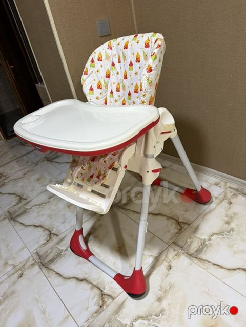 Uşaq üçün yemək stulu Chicco Praktik və rahat quruluşa malikdir
