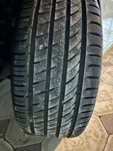 Şinlər 235/35 R19 — Avtomobil