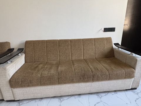 Qonaq otağı üçün yumşaq mebel dəsti Tərkib: - 1 ədəd 3 nəfərlik divan