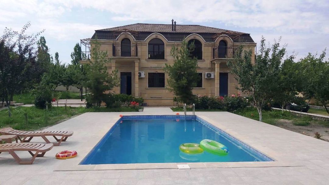 İcarəyə verilir 8 otaqlı həyət evi/bağ evi 260 m² — Ev, villa, Qəbələ