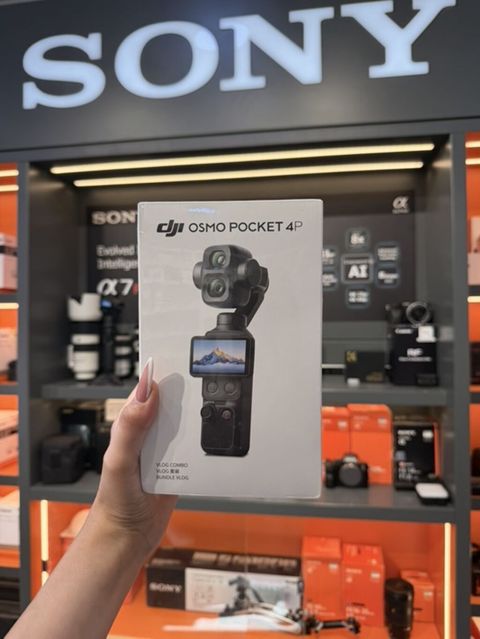 DJI Osmo Pocket 4 – Vlog Combo Kompakt, cib ölçülü 3 oxlu — Bakı