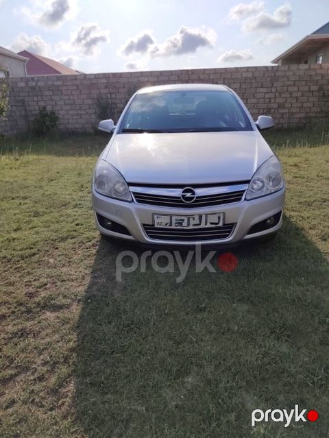 Opel Astra: 1.5 l | 2010 il 370000 km Universal