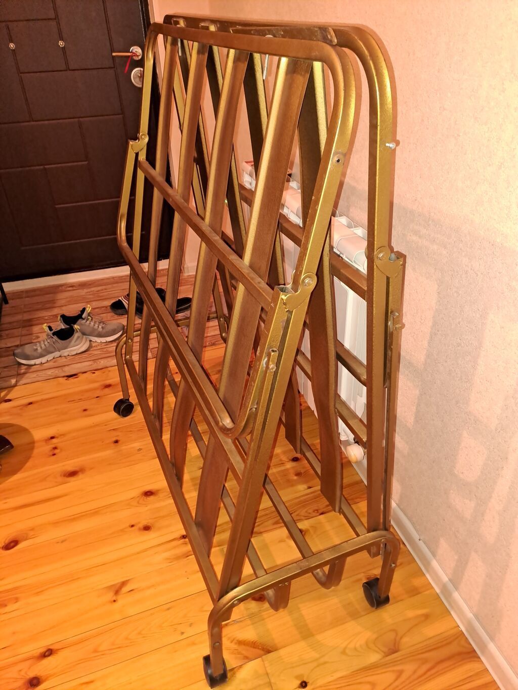 Təkərli metal qatlanan çarpayı karkası - Material: Mis polad — Mebel, Xırdalan (4)