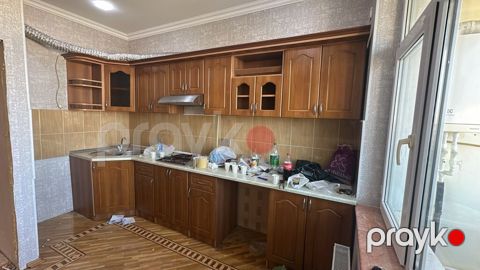 Tecili satilir. Uzunu 360 sm Qaz aspiratır moyka üstündə. Qiymet 220