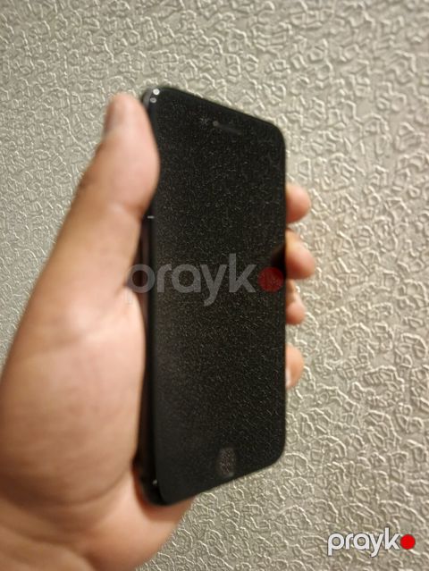 iPhone 8, Qara, barmaq izi sensorlu