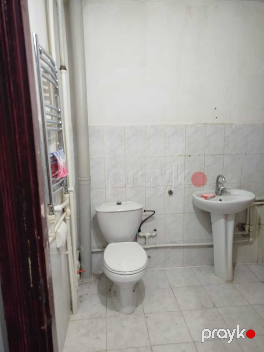 Satılır 2 otaqlı köhnə tikili 80 m² — Mənzil, Bakı (12)
