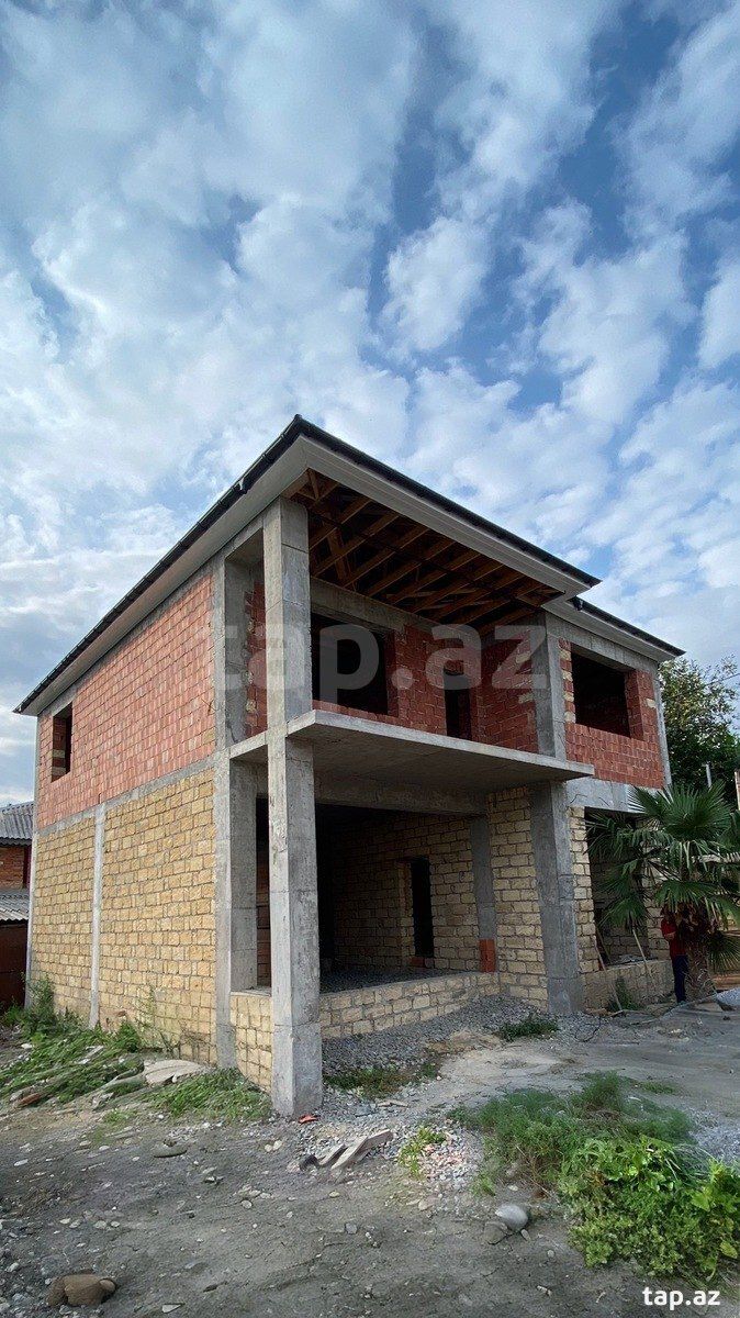 Həyət evi, Qəbələ ş. — Daşınmaz əmlak, Qəbələ