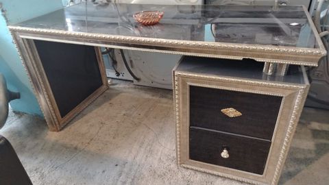 Yazı masası dirnag masası TV alti — Gəncə