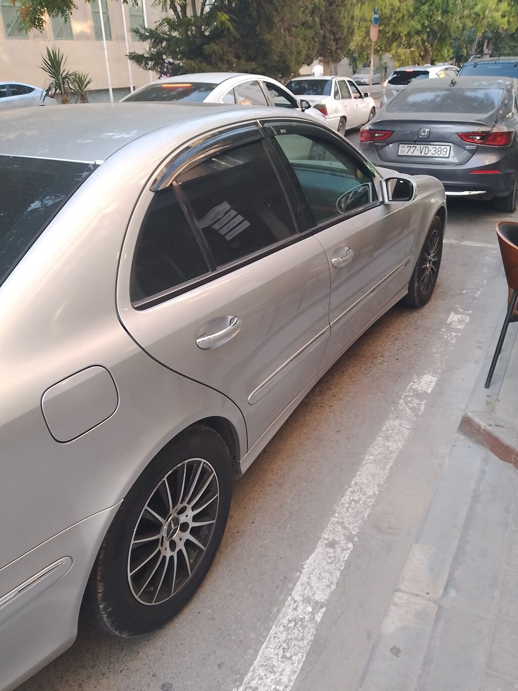 Mercedes-Benz E-Class sedan (W211), gümüşü rəng. - Kuzov: 4 qapılı — Avtomobillər, Bakı (2)
