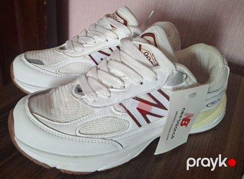 New Balance idman ayaqqabıları - Model: New Balance 990 stilində