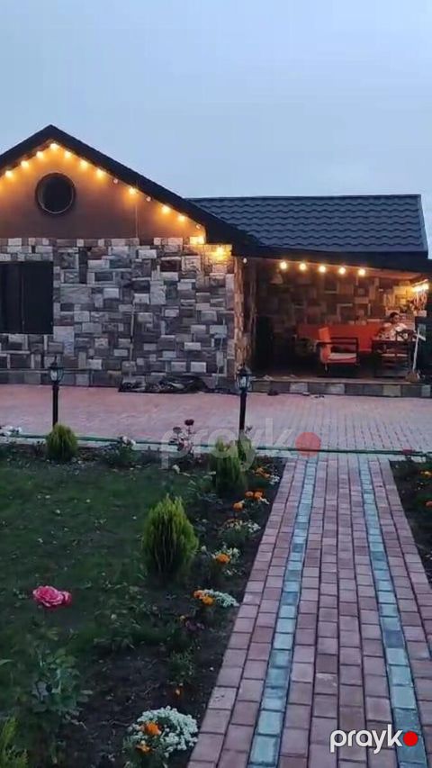 İcarəyə verilir 3 otaqlı həyət evi/bağ evi 80 m²