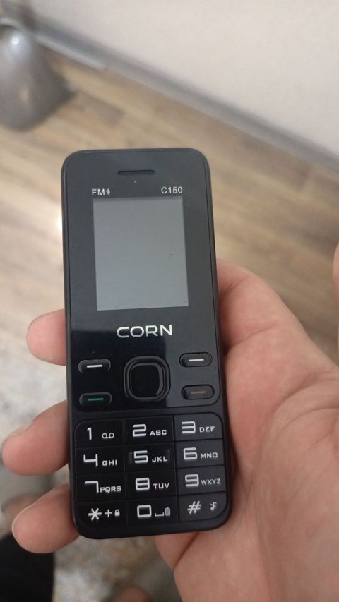 CORN C150 düyməli mobil telefon - Kompakt korpus, qara rəng - İri və