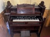 Harmonium tipli pedaallı pompalı orqan — Ester Organ Co., ABŞ — Пианино и другие клавишные