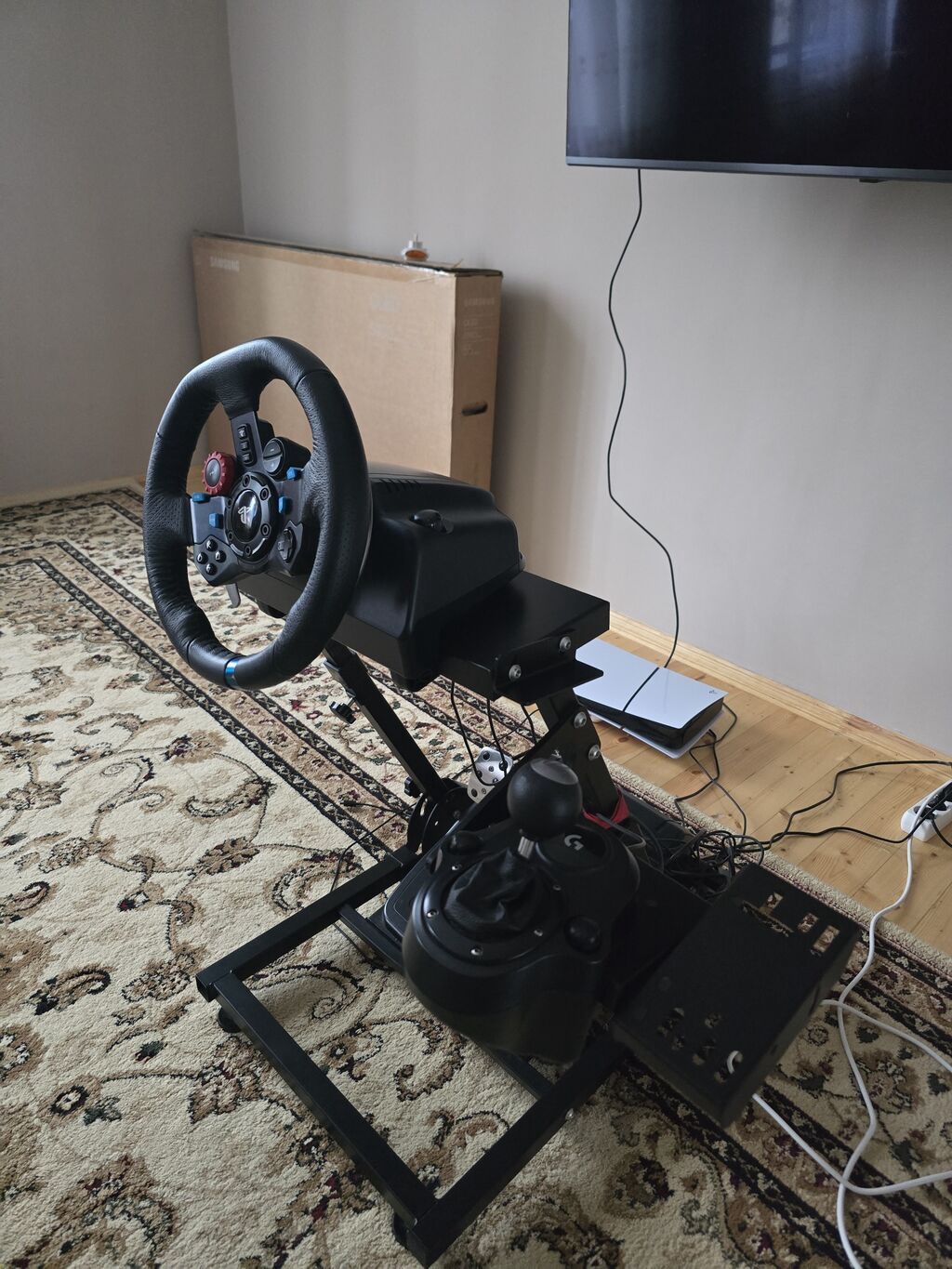 Sim yarış dəsti – sükan, pedal, sürət qutusu və stend komplekti -