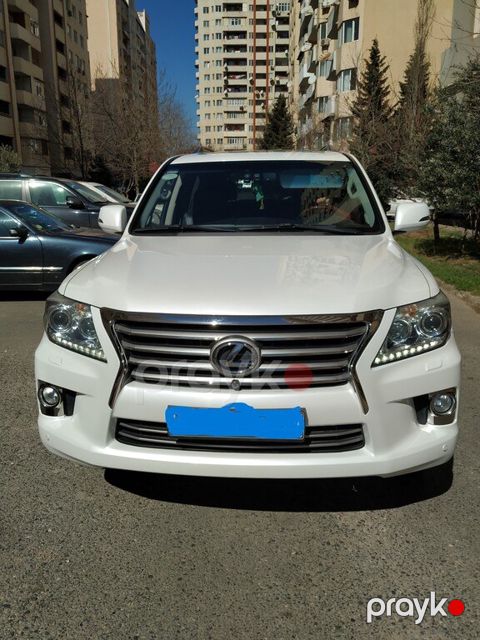 Lexus LX 570, 5.7 L, 2013 il, 130 000 km