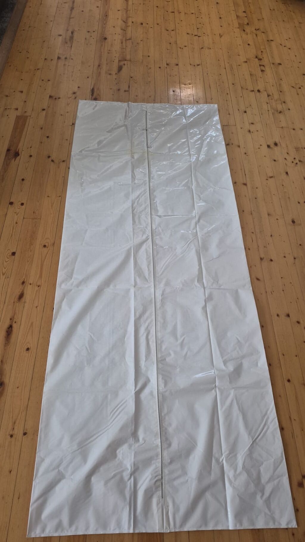 Vakum paketi - Material: qalın, suya davamlı plastik - Paltar, palto