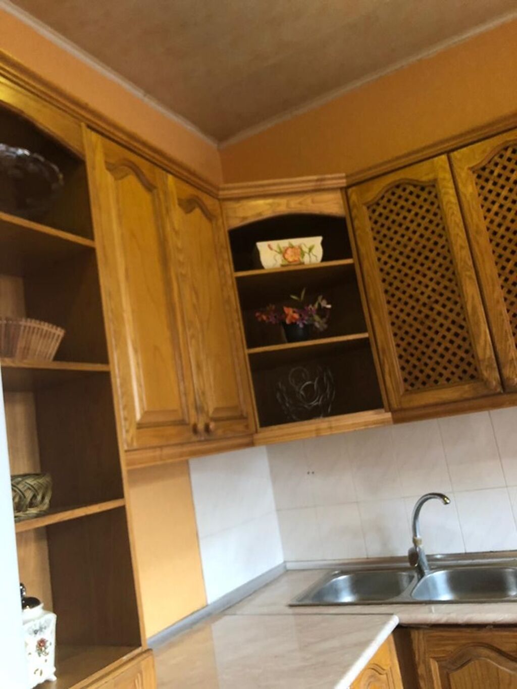 Üçmərtəbəli həyətli ev kirayə/təklif olunur. Xüsusiyyətlər: - Geniş — Ev, villa, Bakı (10)