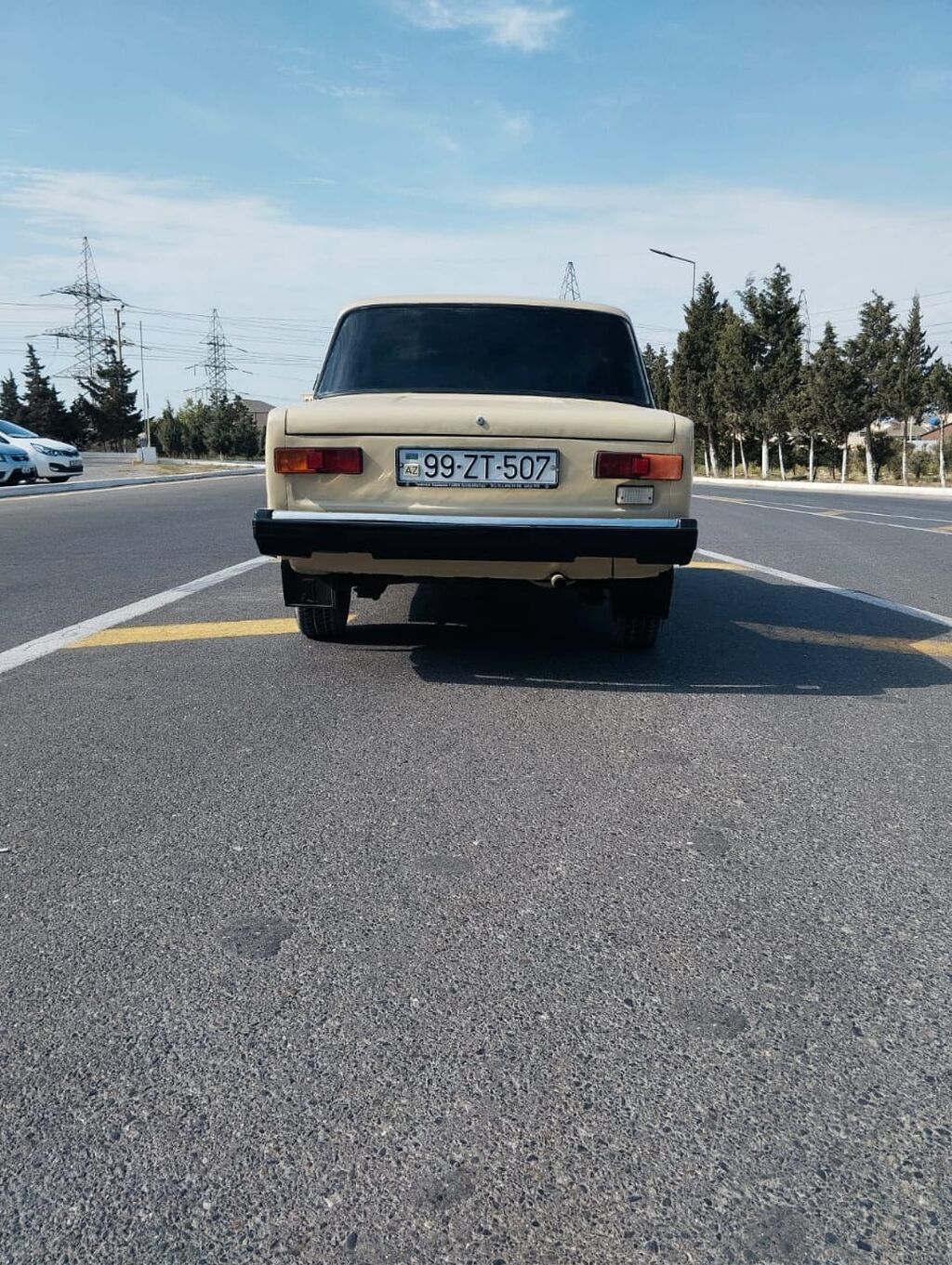 VAZ 2101 sedan - Kuzov: bej rəng, 4 qapı, xrom ön-arxa bamperlər — Avtomobillər, Digah (3)