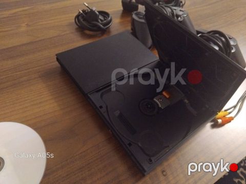 Sony PlayStation 2 Slim (PS2) oyun konsolu dəsti