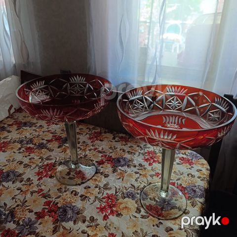 Qırmızı kəsim naxışlı şüşə kupe qablar (2 ədəd) - Material: qalın