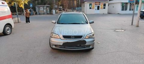 Opel Astra: 1.8 l | 1998 il Hetçbek