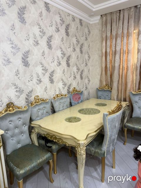 Masa dəsti satılır. - Ümumi: 1 masa + 8 ədəd stul - Masa: boyalı — Bakı