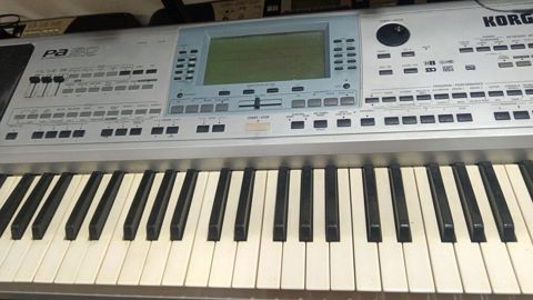Korg PA 50 sintezator