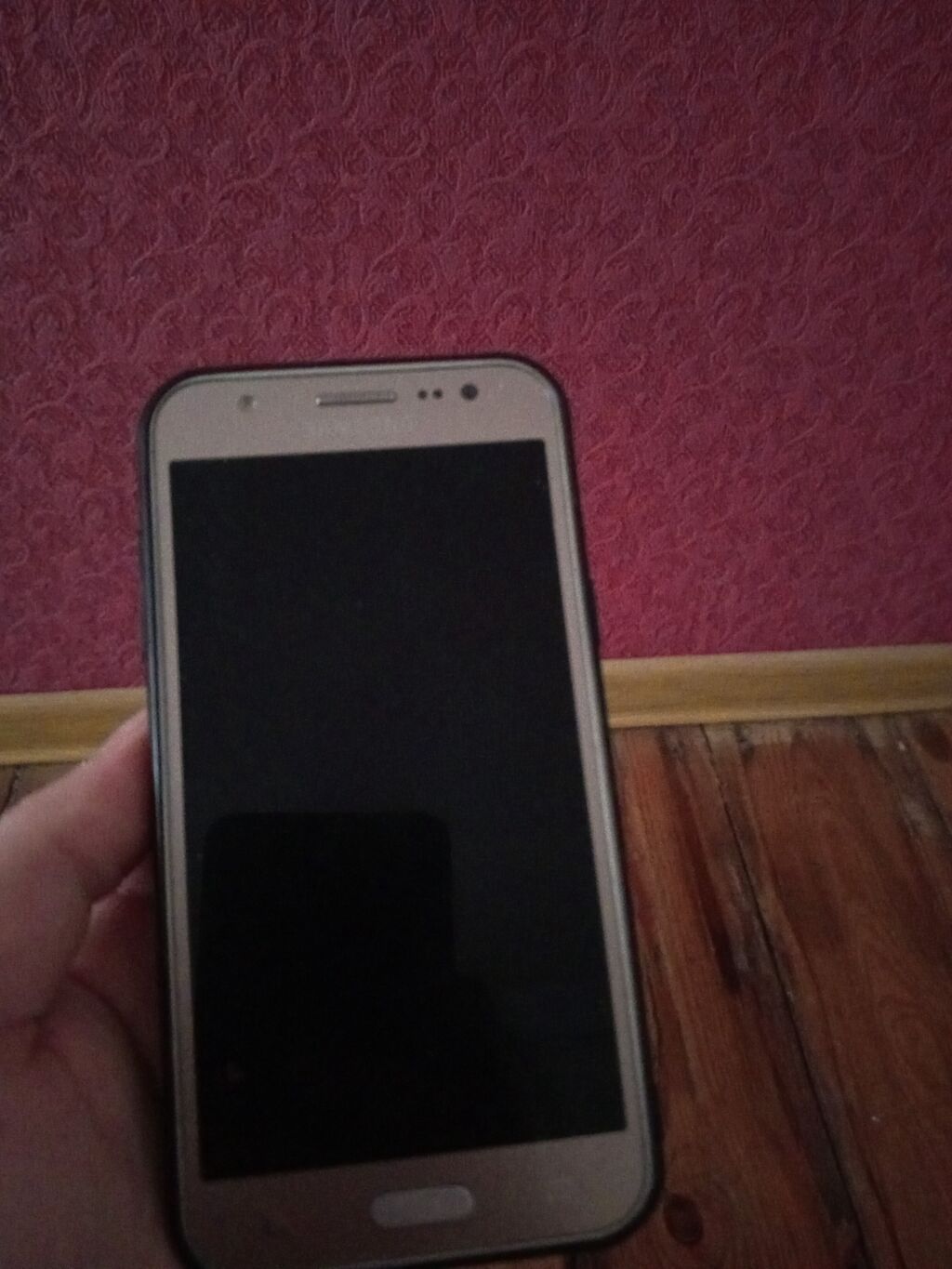 Kompakt sensorlu smartfon - Rəng: qızılı ön panel, qara çərçivə -