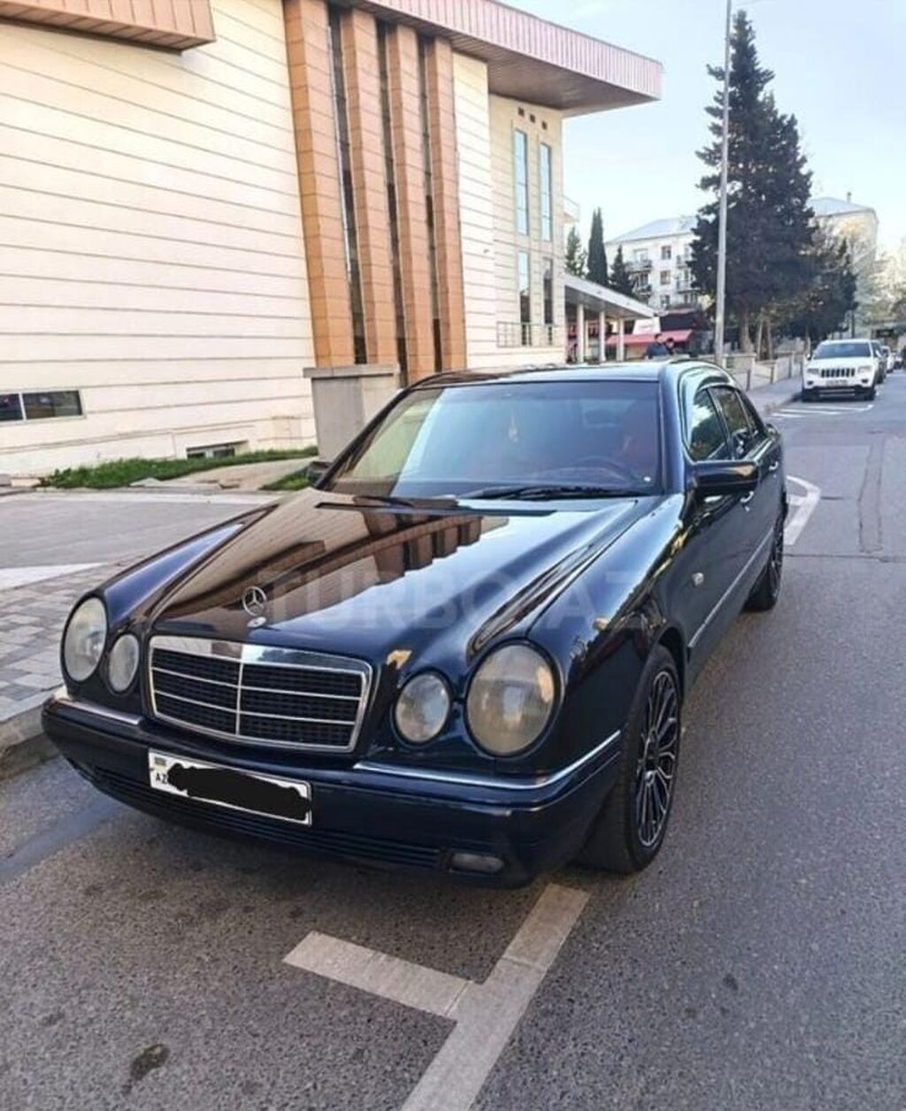 Mercedes-Benz E-Class W210 sedan 2. 111 mator. mator karobka ideal