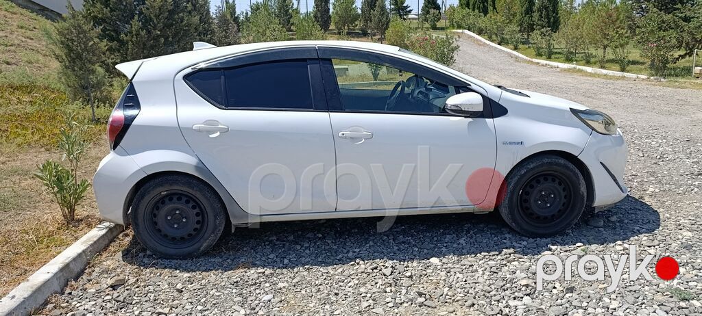 Toyota Aqua: 1.5 l | 2018 il Hetçbek — Avtomobillər, Bakı (4)
